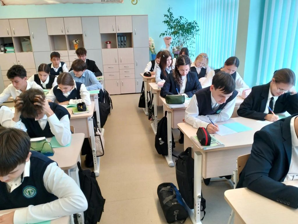 📚 Сила в единстве: наши лицеисты проверили свою грамотность!